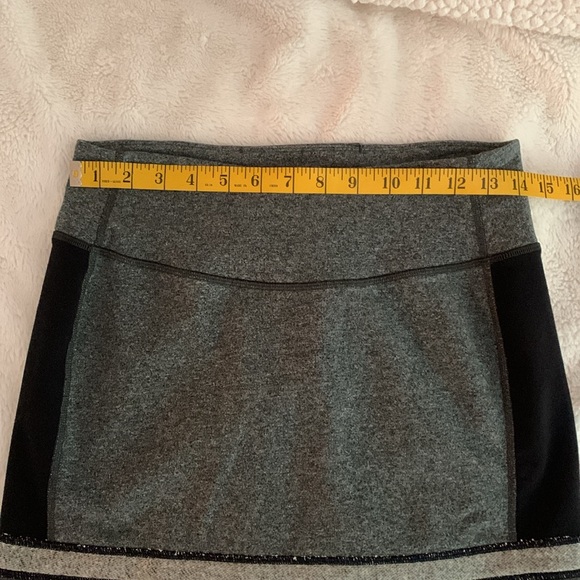 Lululemon gray and black skirt, 6 - Picture 2 of 7